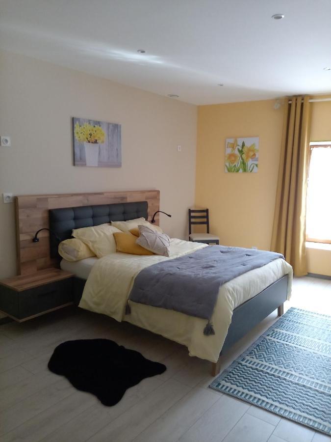 Bed and Breakfast Jonquille Chic La Piccola Venezia Vrécourt Esterno foto